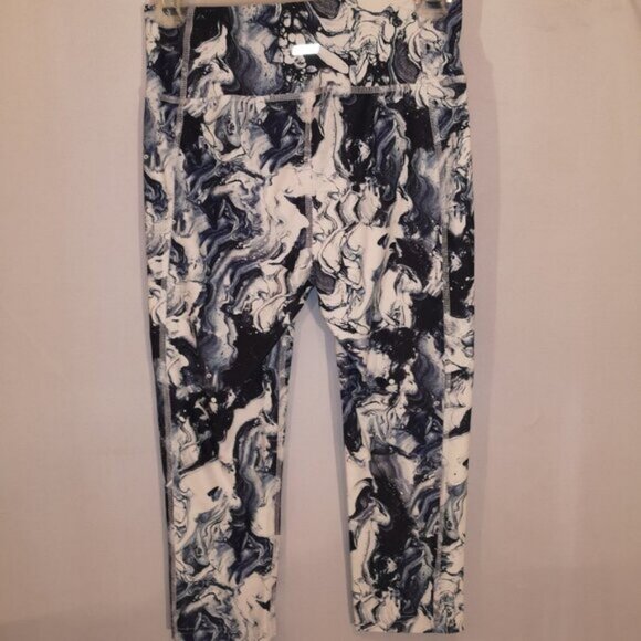 Athletic Works Dri  More Ladies Capri Length Leggings - Picture 1 of 5